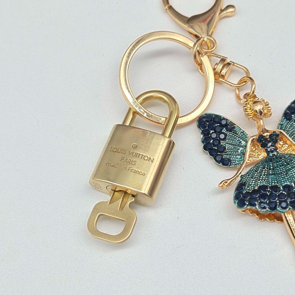 LV Authentic Gold Lock & Key 🔑 Luxury Bag Charm w/ Unbranded Fairy Keychain - Picture 6 of 10